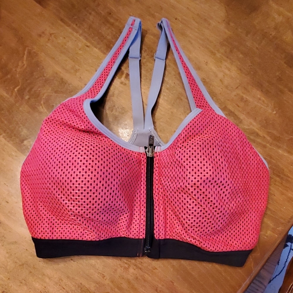 Victoria Secrets Sports bra 32C